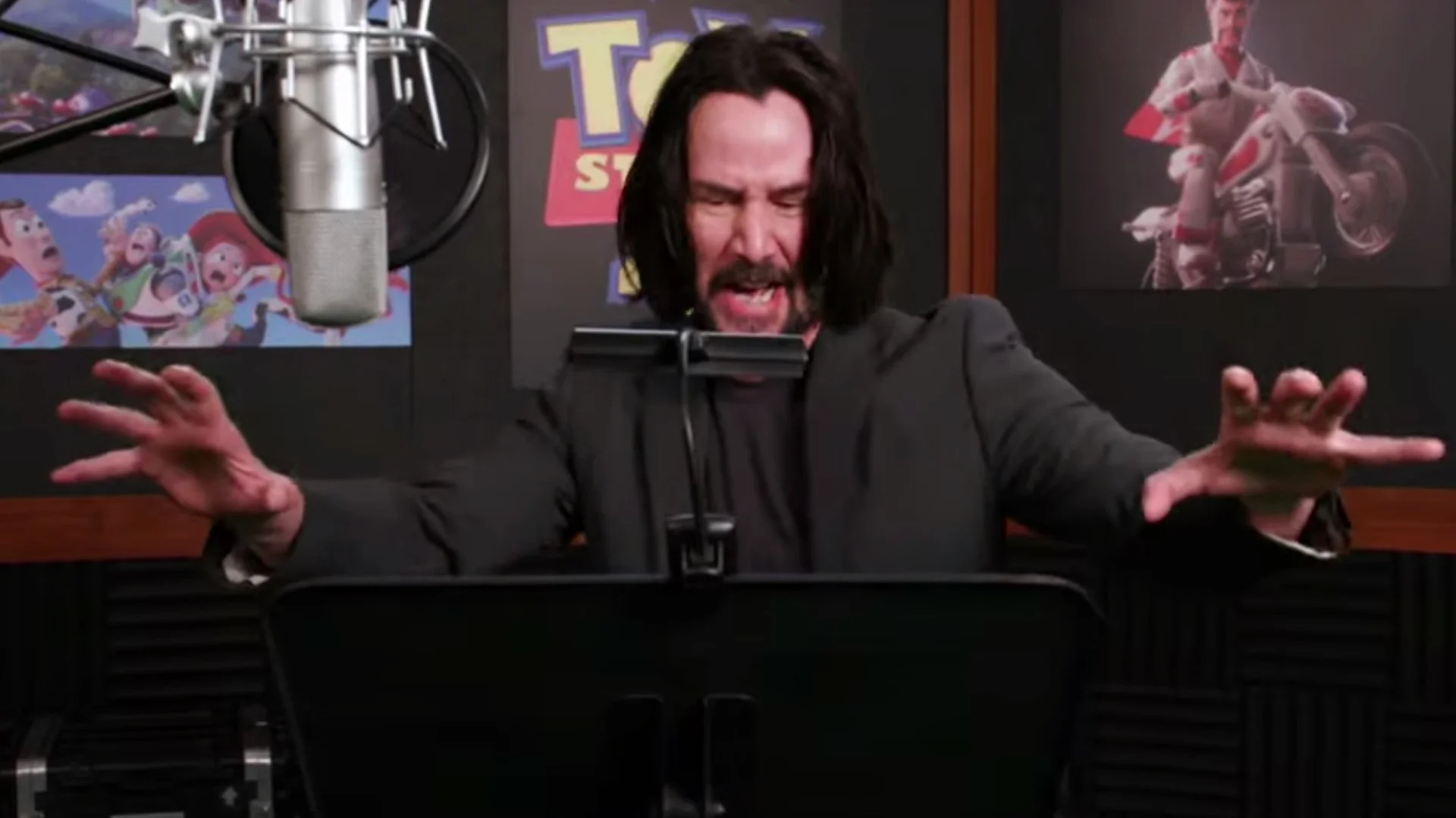 watching-tom-hanks-tim-allen-and-keanu-reeves-deliver-their-toy-story-4-lines-in-this-bts-video-is-fantastic-fun-social.jpg