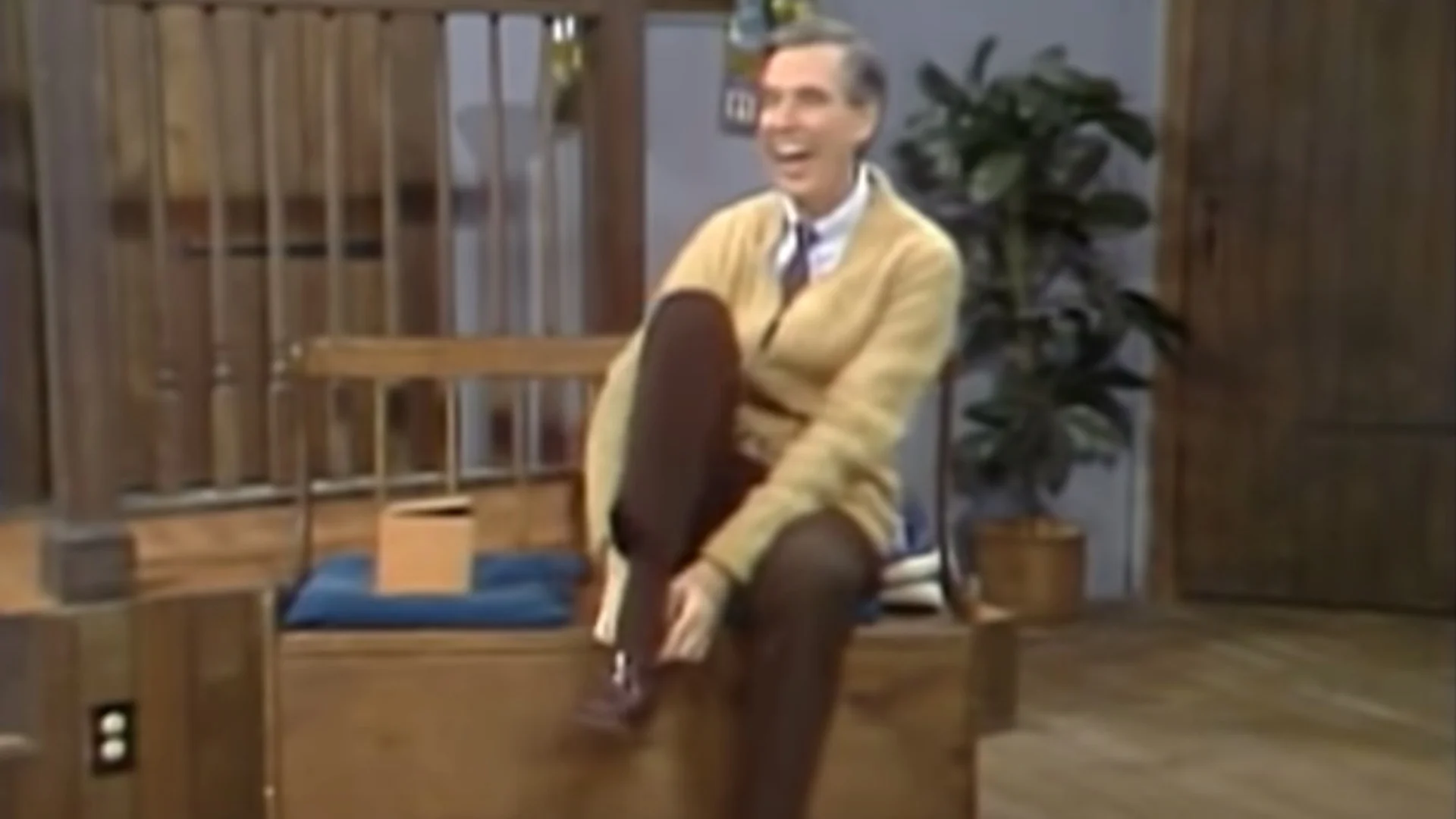 Watch Some Fun Bloopers and Outtakes From MISTER ROGERS' NEIGHBORHOOD — GeekTyrant