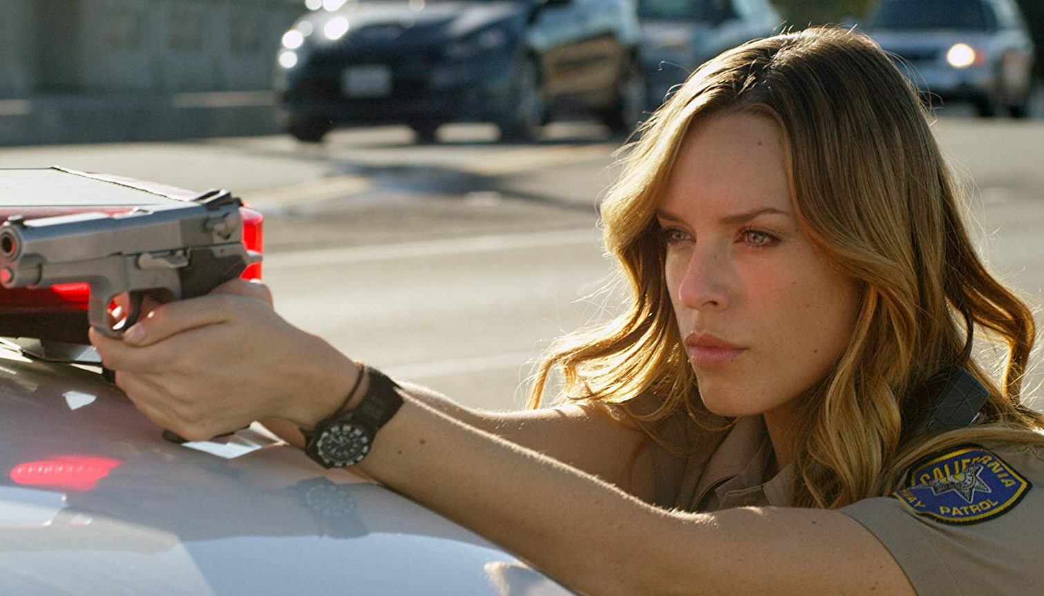 Mortal Kombat Actress Kerri Hoskins Puts On Iconic Sonya Blade Outfit 25 Years Later