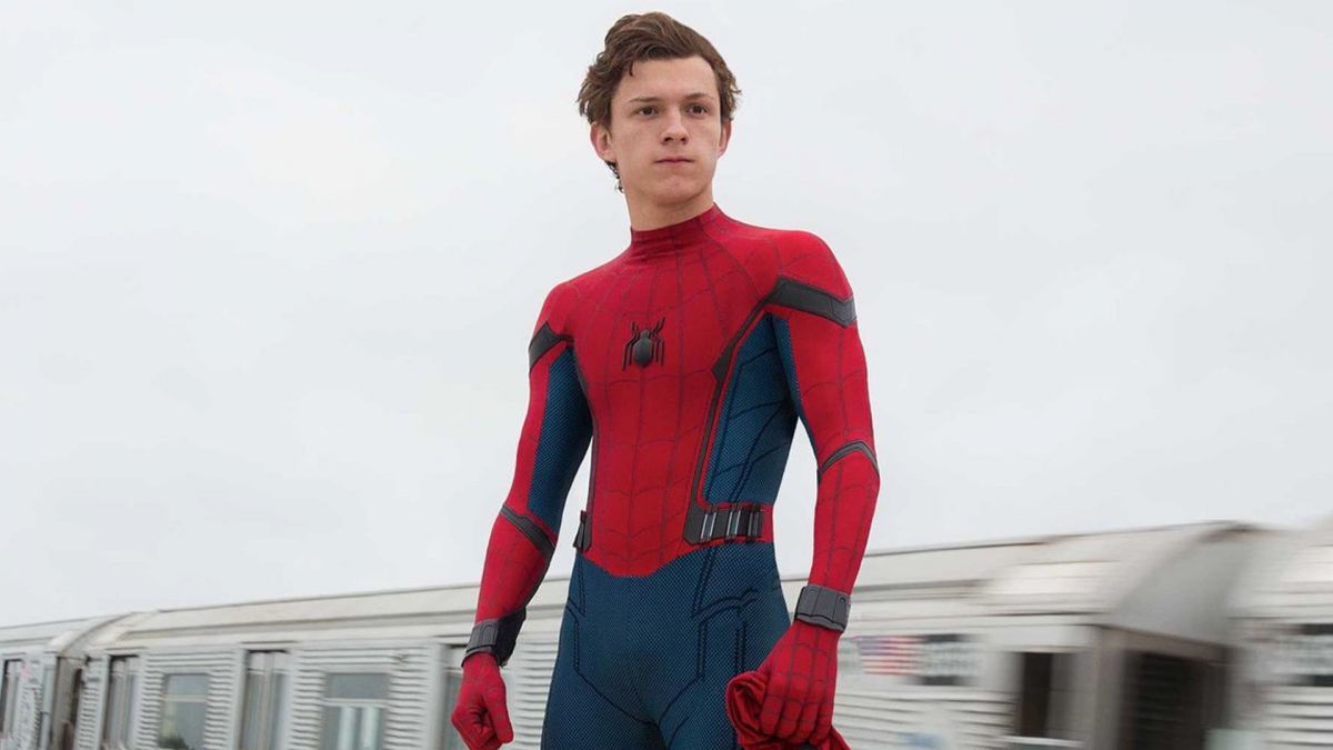 spiderman homecoming on train.jpg