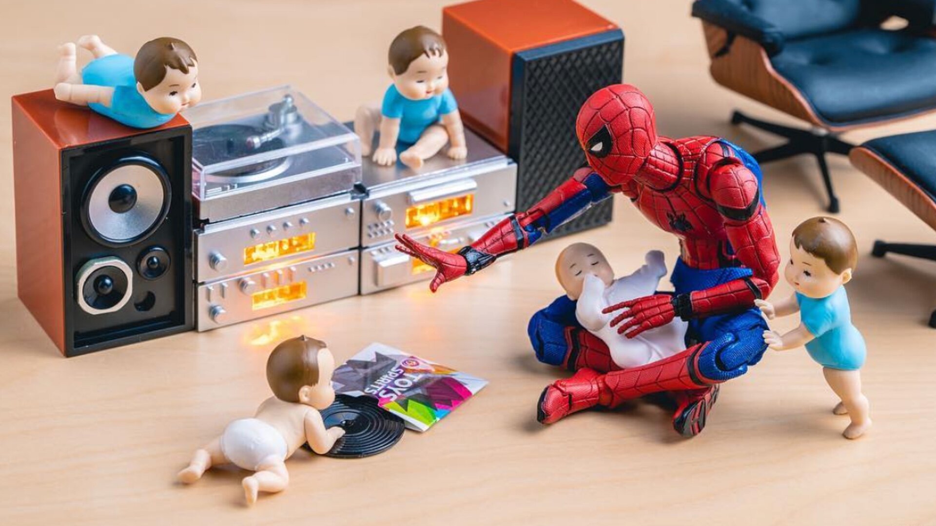 Marvel and DC Fan Has Some Fun with Superhero Action Figures in