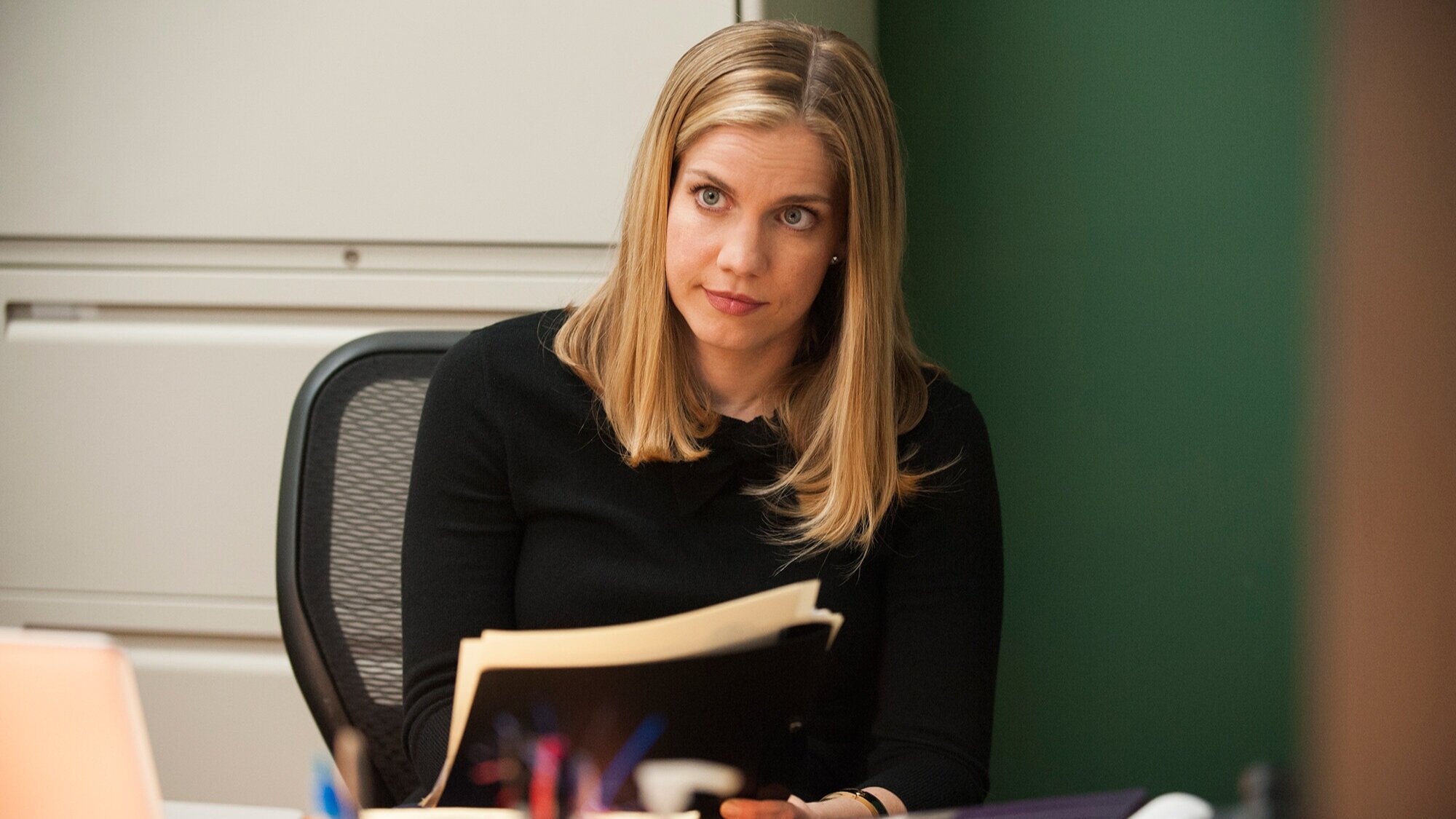 Anna Chlumsky and Julia Garner Join New Shonda Rhimes Limited Series