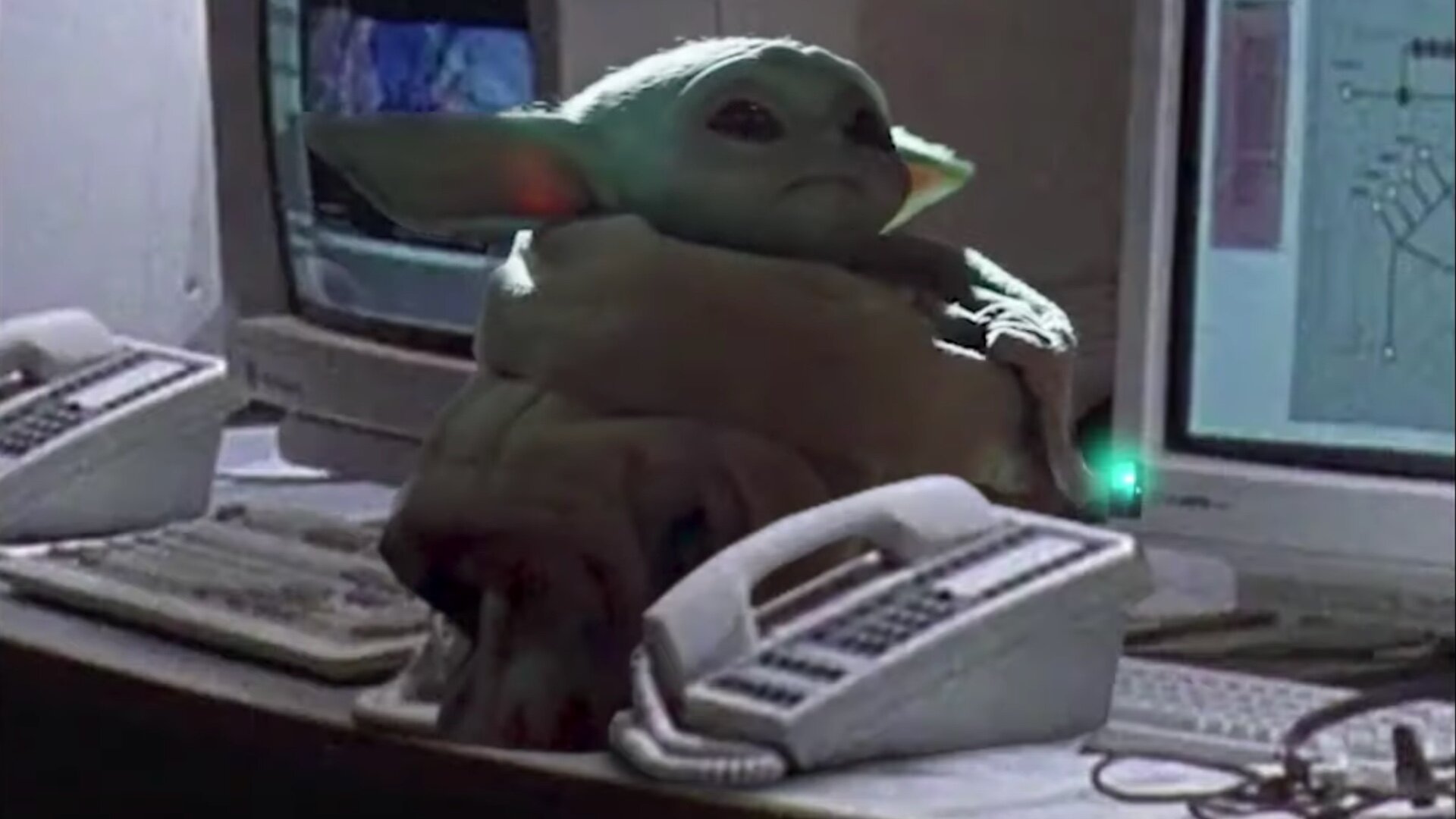 Baby Yoda Frustrates The Hell Out of Samuel L. Jackson in Funny JURASSIC  PARK Mashup Video — GeekTyrant