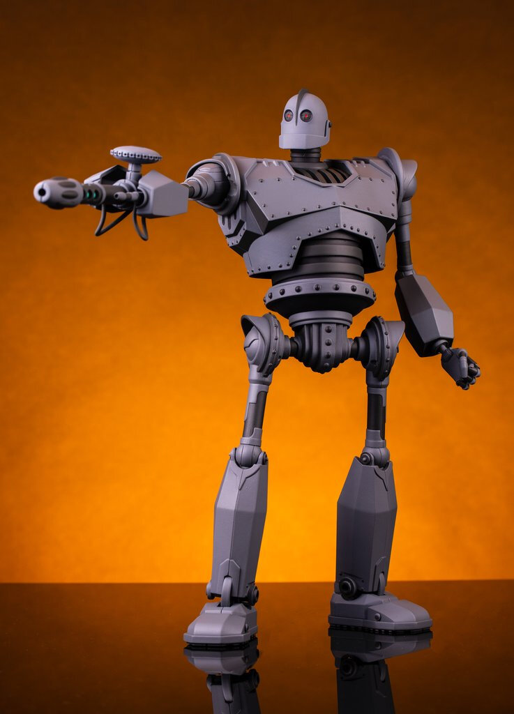 irongiant-mondomecha-weaponized.jpg