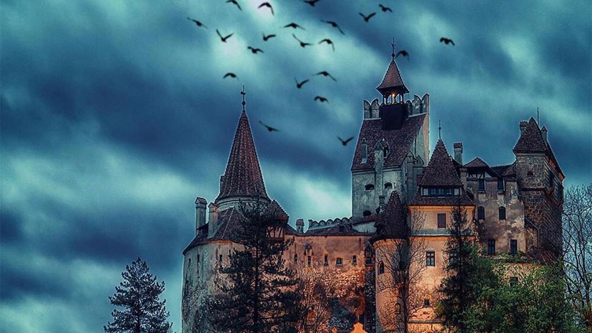 Take a Virtual Tour of Dracula's Castle Now — GeekTyrant