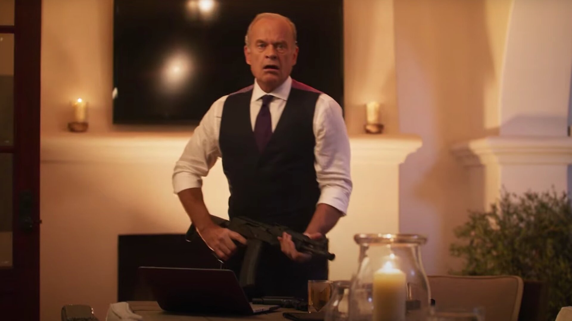 Trailer for Kelsey Grammer and Thomas Jane's Airplane Casino Heist