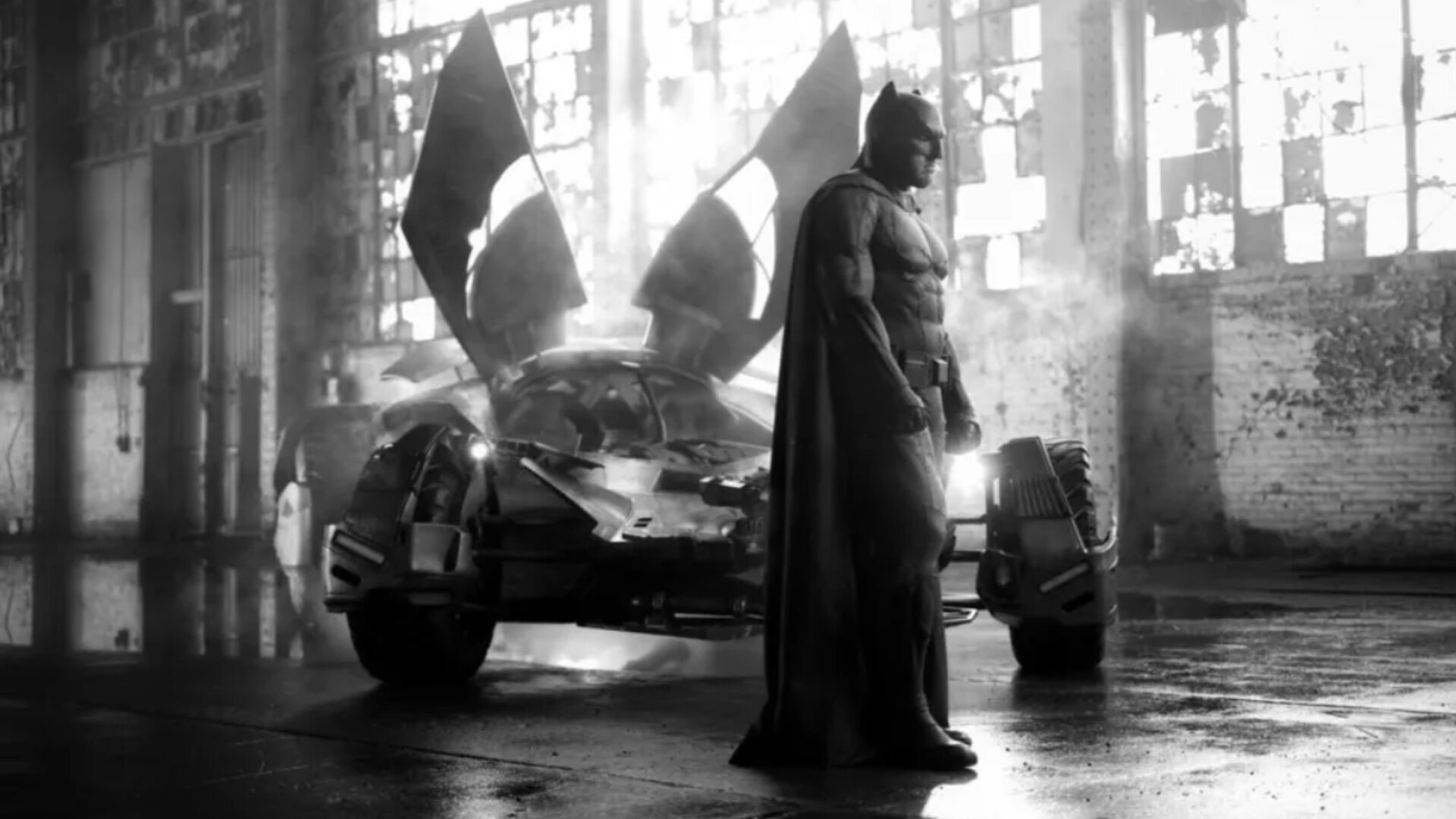 Zack Snyder Shares New Batman Photo From His Upcoming Cut of JUSTICE