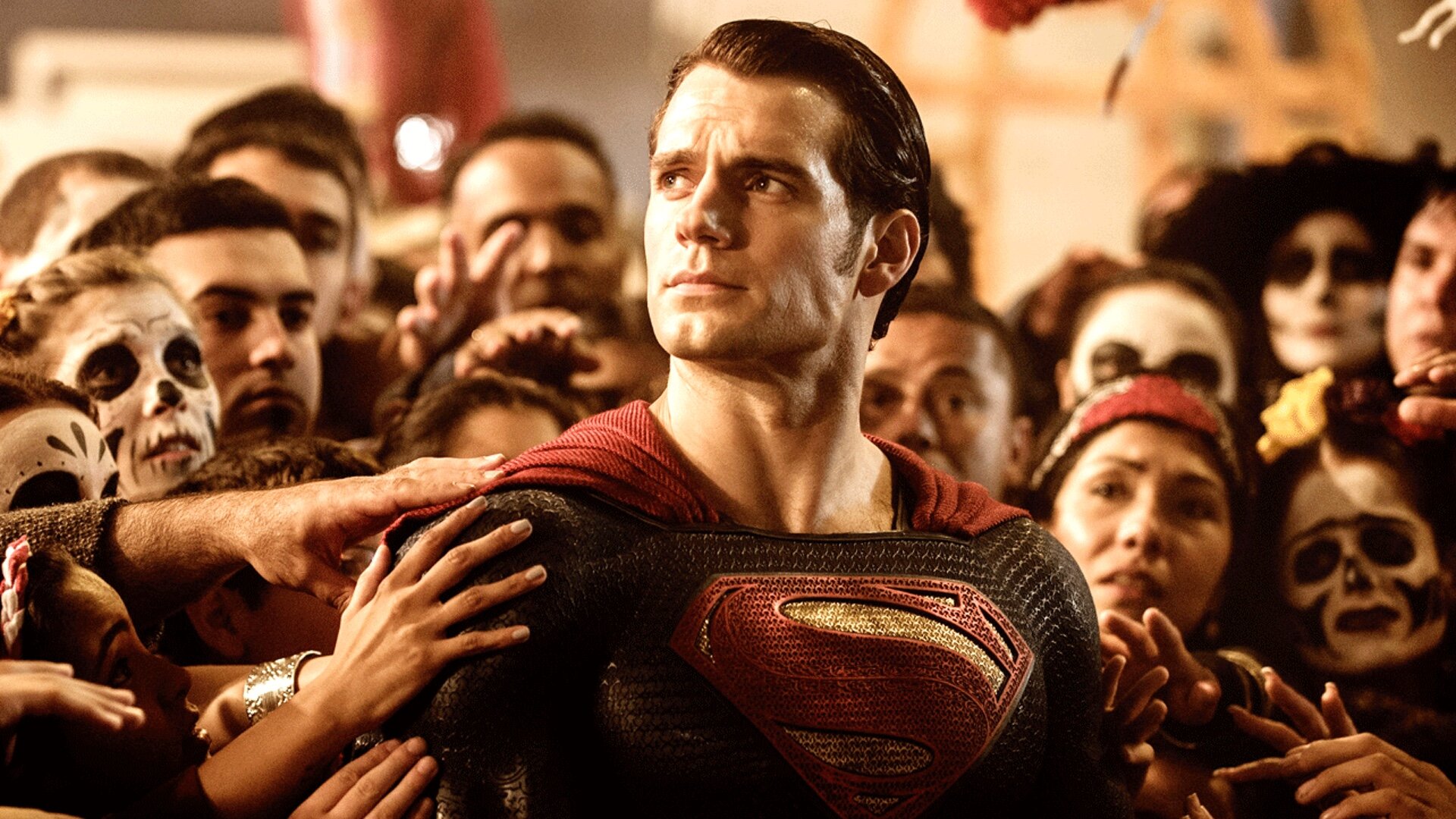 Henry Cavill talks SUPERMAN cast and costume — GeekTyrant