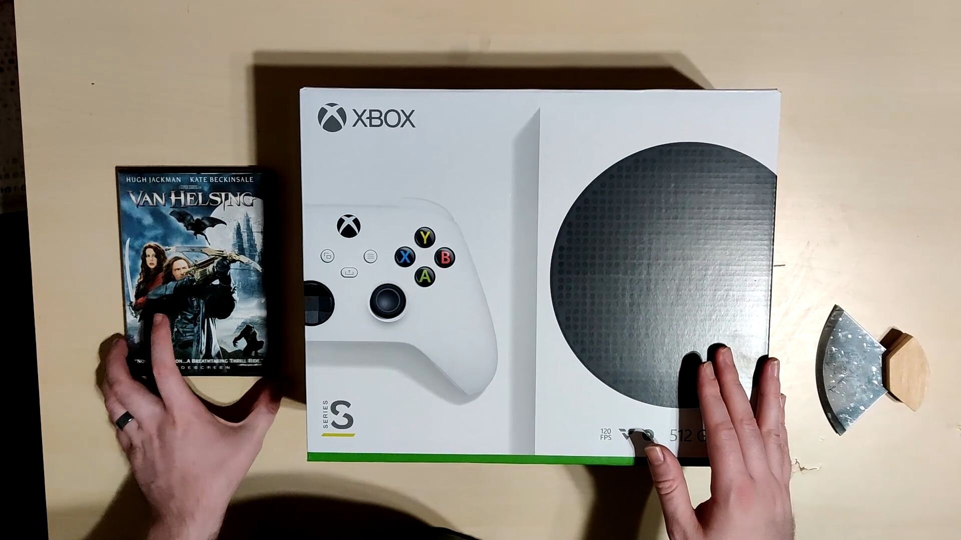 Watch Us Unbox an Xbox Series S — GeekTyrant