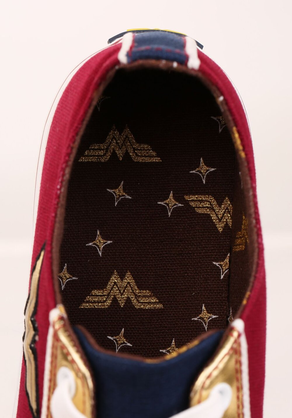 wonder-woman-shoes-11.jpg