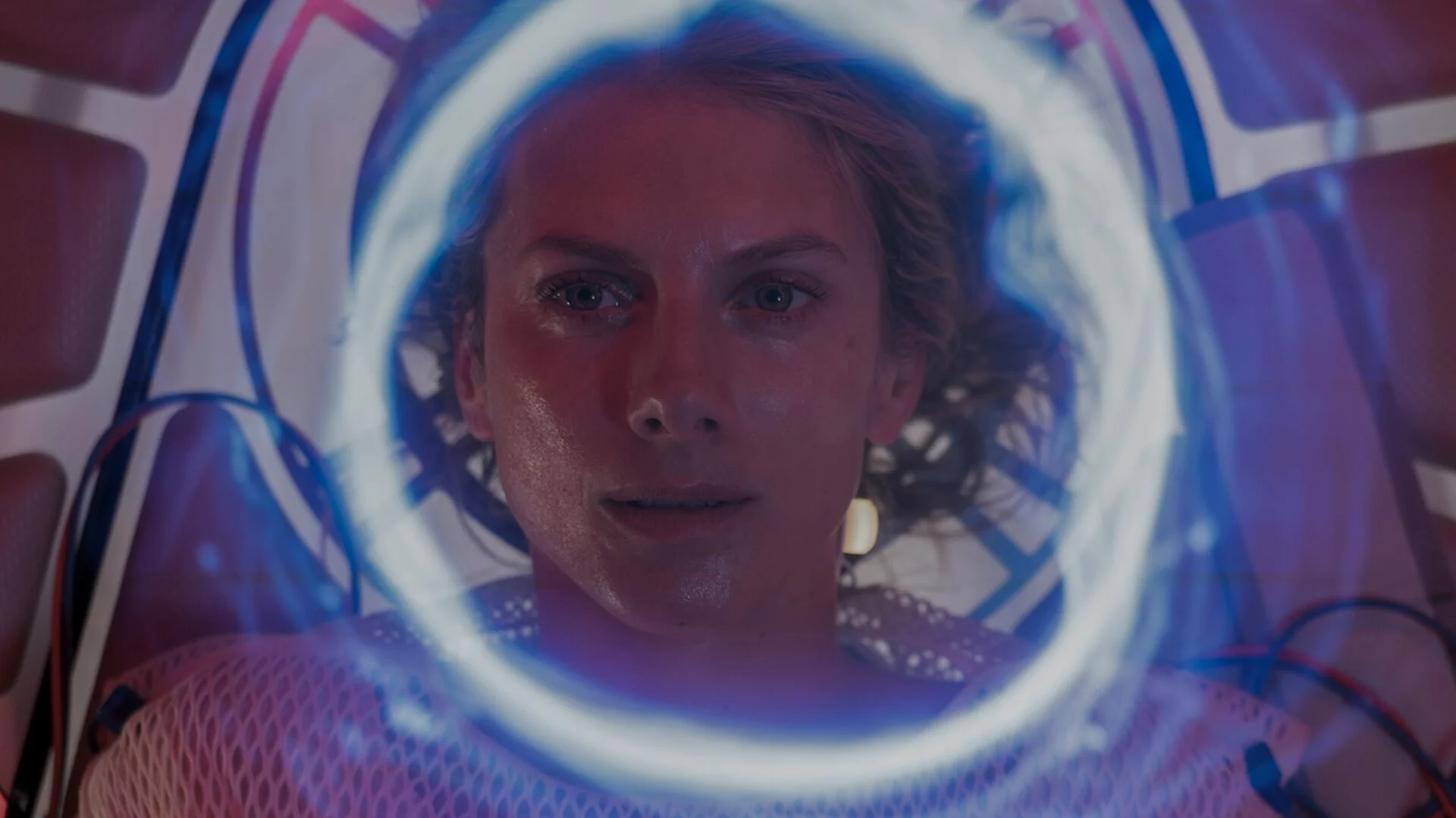 claustrophobic-trailer-for-alexandre-ajas-contained-sci-fi-thriller-oxygen-starring-mlanie-laurent.jpg