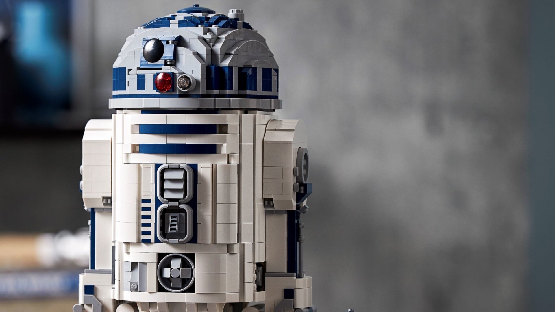 r2-d2-is-getting-a-new-2314-brick-star-wars-lego-set-soon.jpg