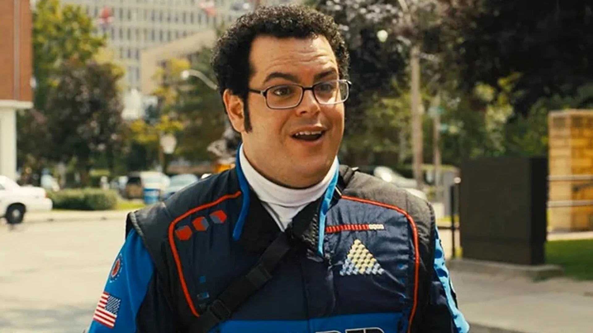 josh-gad-and-isla-fisher-to-star-in-rom-com-series-wolf-like-me-at-peacock.jpg
