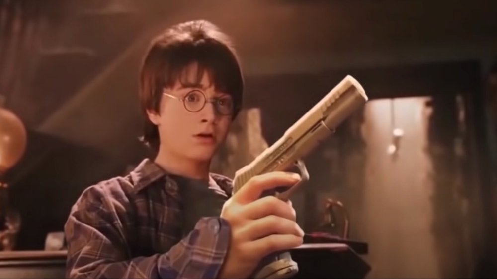 silly-harry-potter-fan-video-replaces-wands-with-guns.jpg