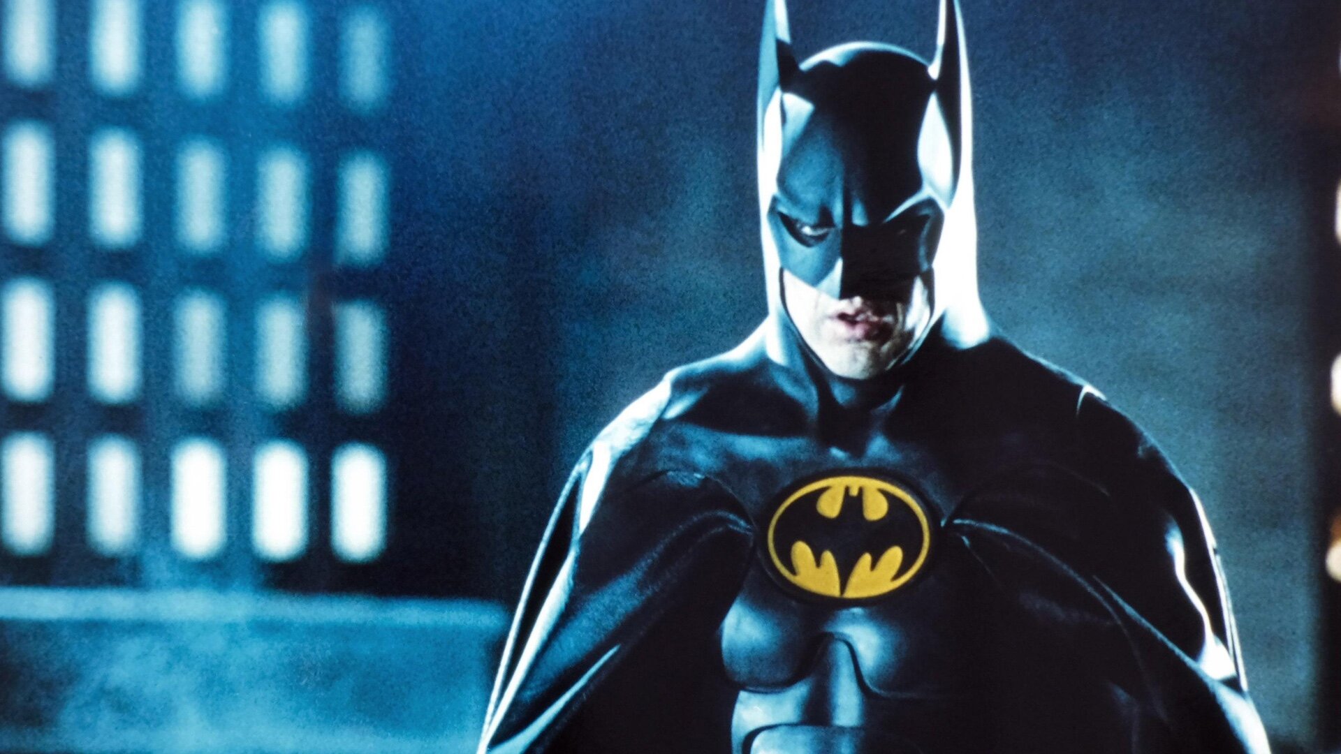 First Photo Tease of Michael Keaton's Batman Suit in THE FLASH Has a Splash  of Fresh Blood — GeekTyrant