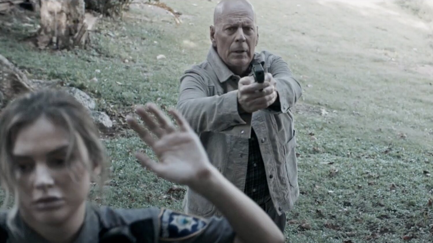 Trailer For Bruce Willis and Jamie King&#39;s Crime Thriller OUT OF DEATH —  GeekTyrant – Chad News