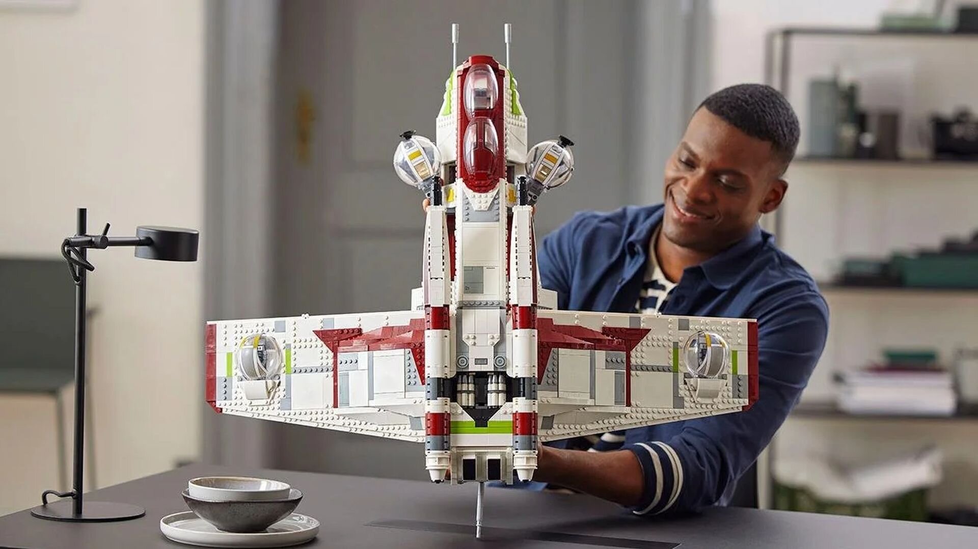 LEGO Reveals New and Massive STAR WARS Republic Gunship Set — GeekTyrant