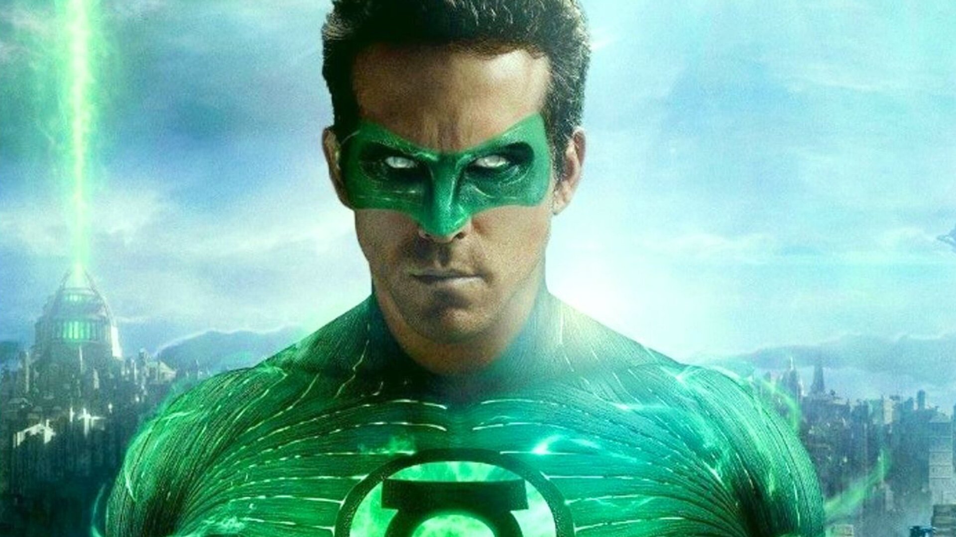 GREEN LANTERN Director Martin Campbell Says He Had a &quot;Terrific Ending&quot; But WB Kept Cutting The Budget — GeekTyrant