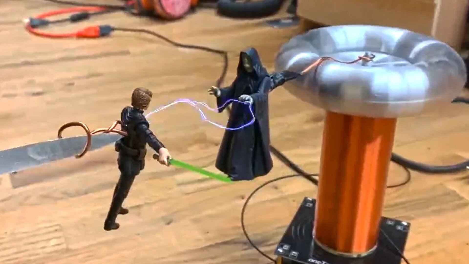Luke Skywalker and Emperor Palpatine Face Off in This Fun Tesla Coil “Force  Lightning” Show — GeekTyrant