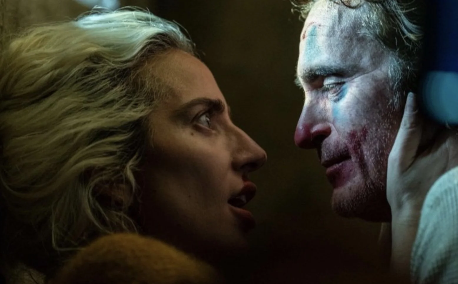 The new JOKER 2 set videos feature Lady Gaga’s Harley Quinn singing and climbing stairs from the first film