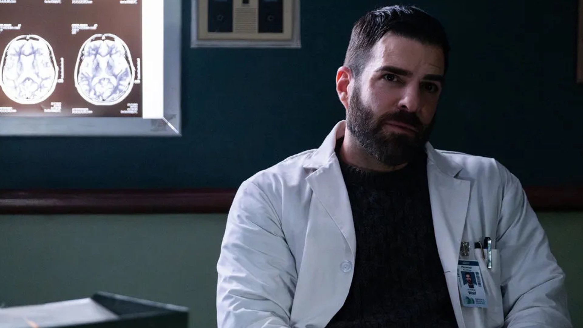 Zachary Quinto, Mandy Patinkin, Hank Azaria and others in the cast of the Gilded Age Murder Mystery series THE ARTIST