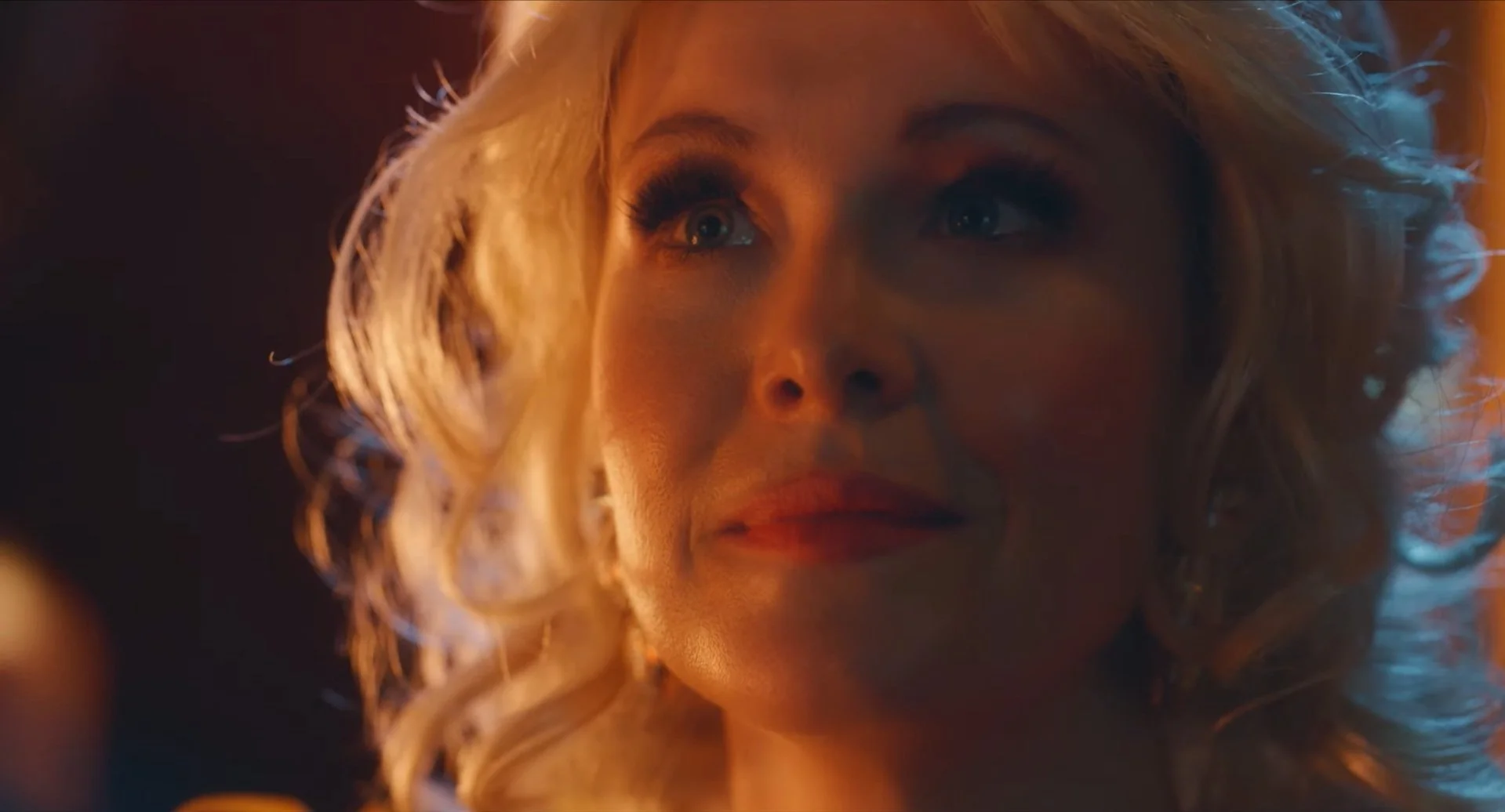 Entertaining trailer for Dolly Parton lookalike story SERIOUSLY RED starring Krew Boylan, Rose Byrne and Bobby Cannavale Entertaining trailer for Dolly Parton lookalike story SERIOUSLY RED starring Krew Boylan, Rose Byrne and Bobby Cannavale