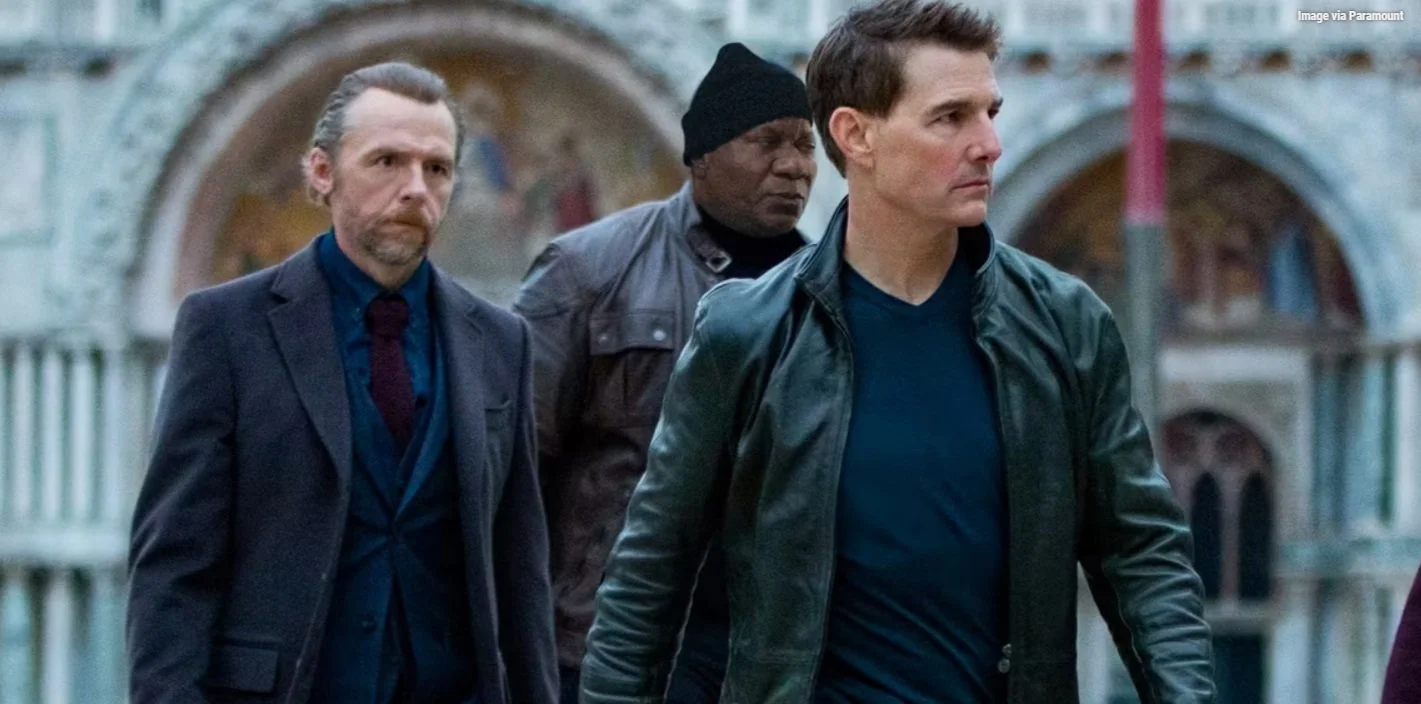 Simon Pegg Denies Rumor That Tom Cruise Won’t Let His Co-Stars Look Him In The Eyes Simon Pegg Denies Rumor That Tom Cruise Won’t Let His Co-Stars Look Him In The Eyes