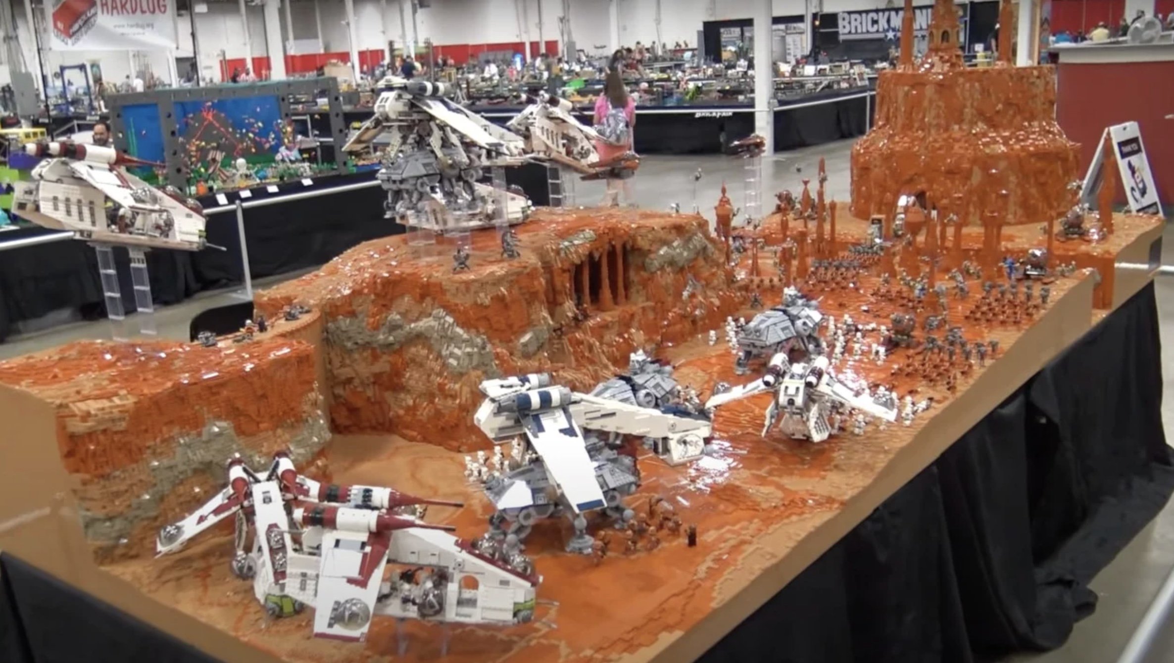 Massive 250,000 Piece STAR WARS Diorama Recreates The Battle of