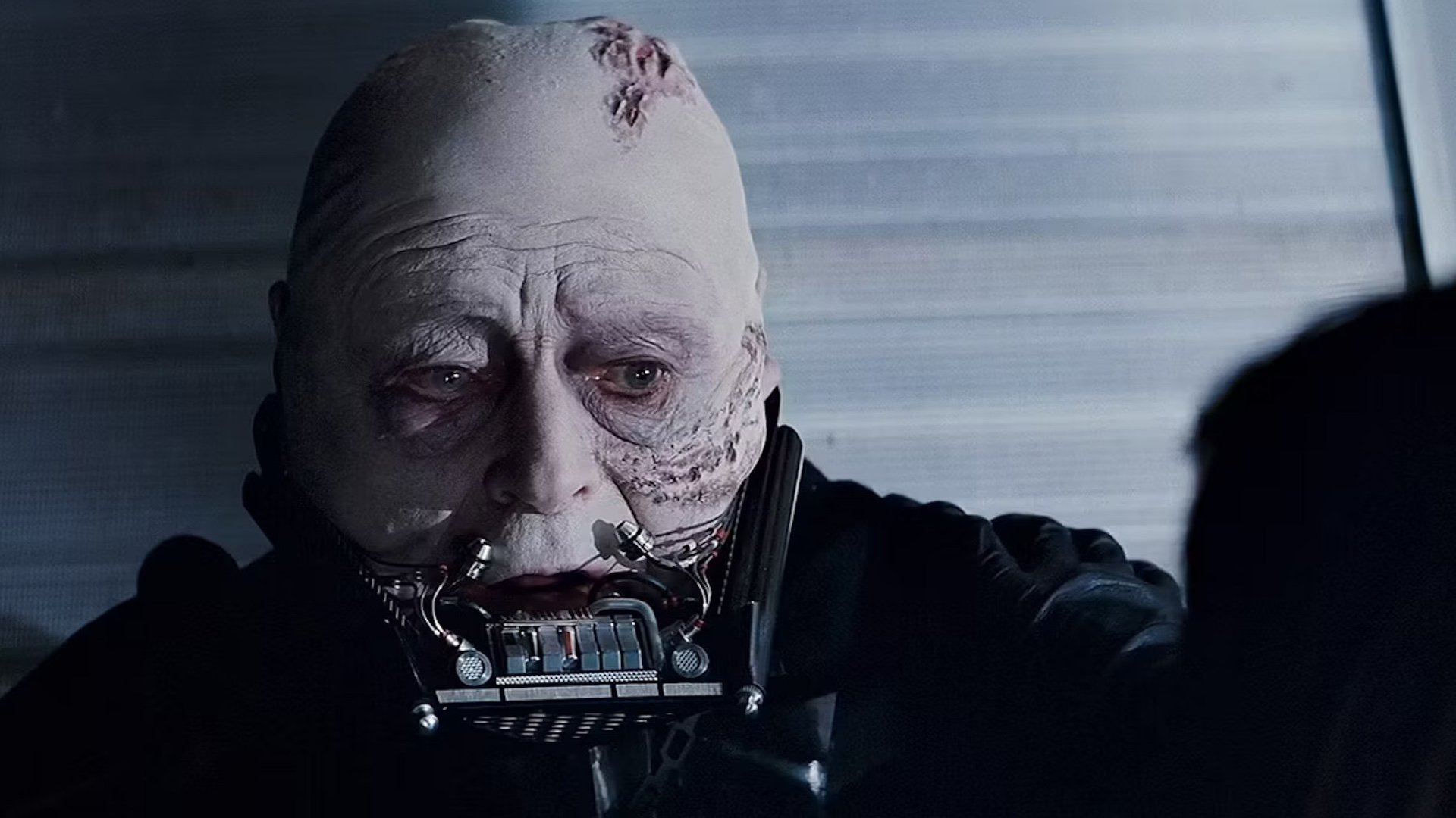 David Prowse Explains How Sebastian Shaw Landed the Role of Dying Darth Vader in STAR WARS: RETURN OF THE JEDI