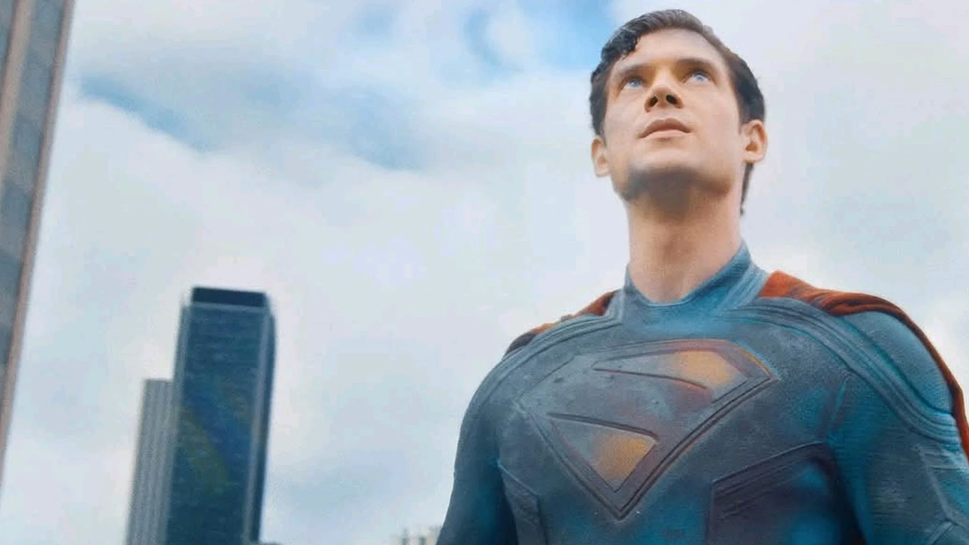 The first day of David Corenswet, like Superman, revealed in the featurette and in the photos behind the scenes