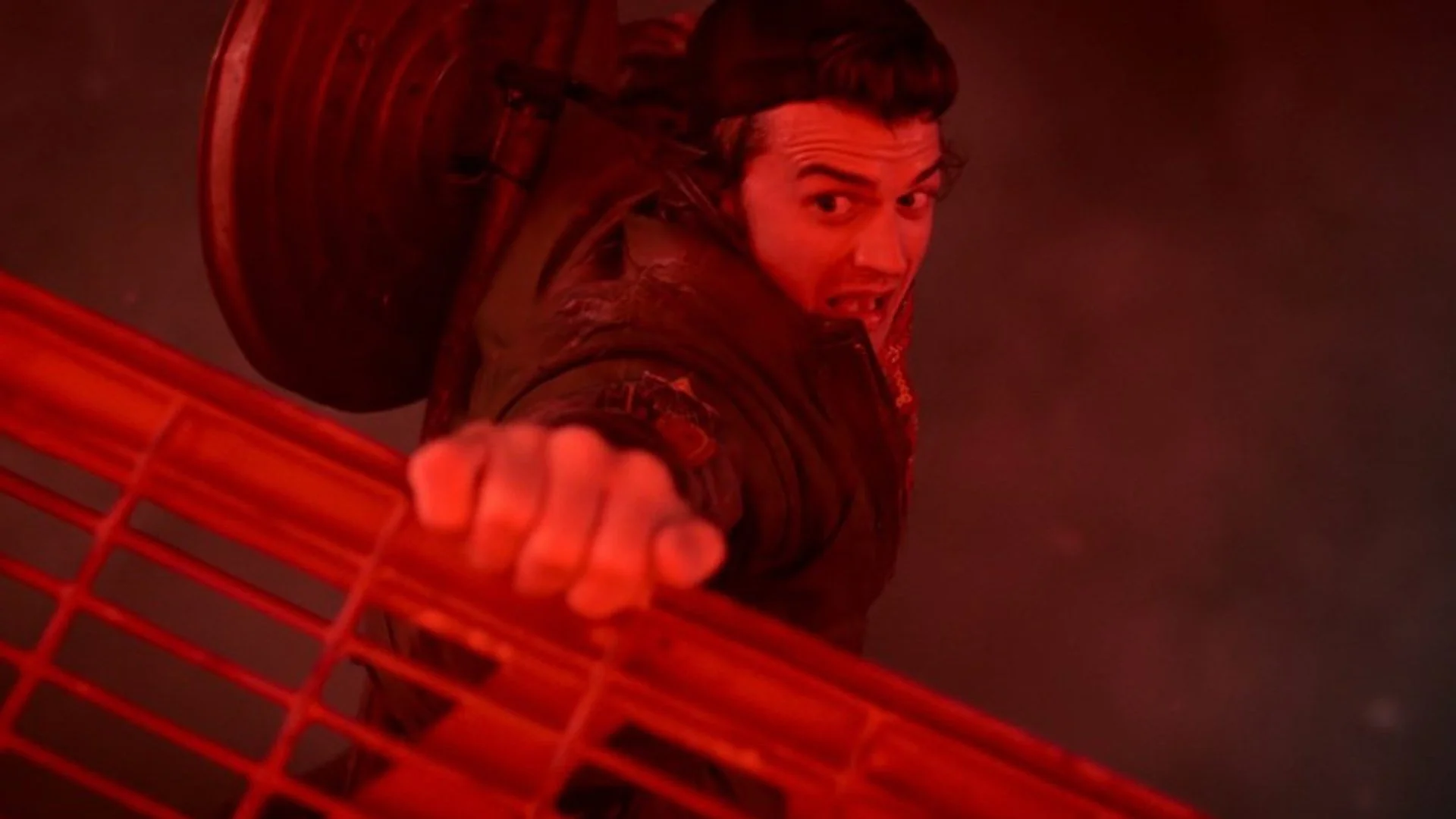 Steve Harrington’s Scariest Moment in the STRANGER THINGS Finale(02)