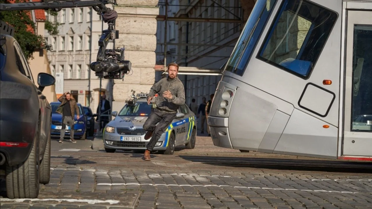 New Featurette for THE GRAY MAN Teases the Relentless Action in the ...