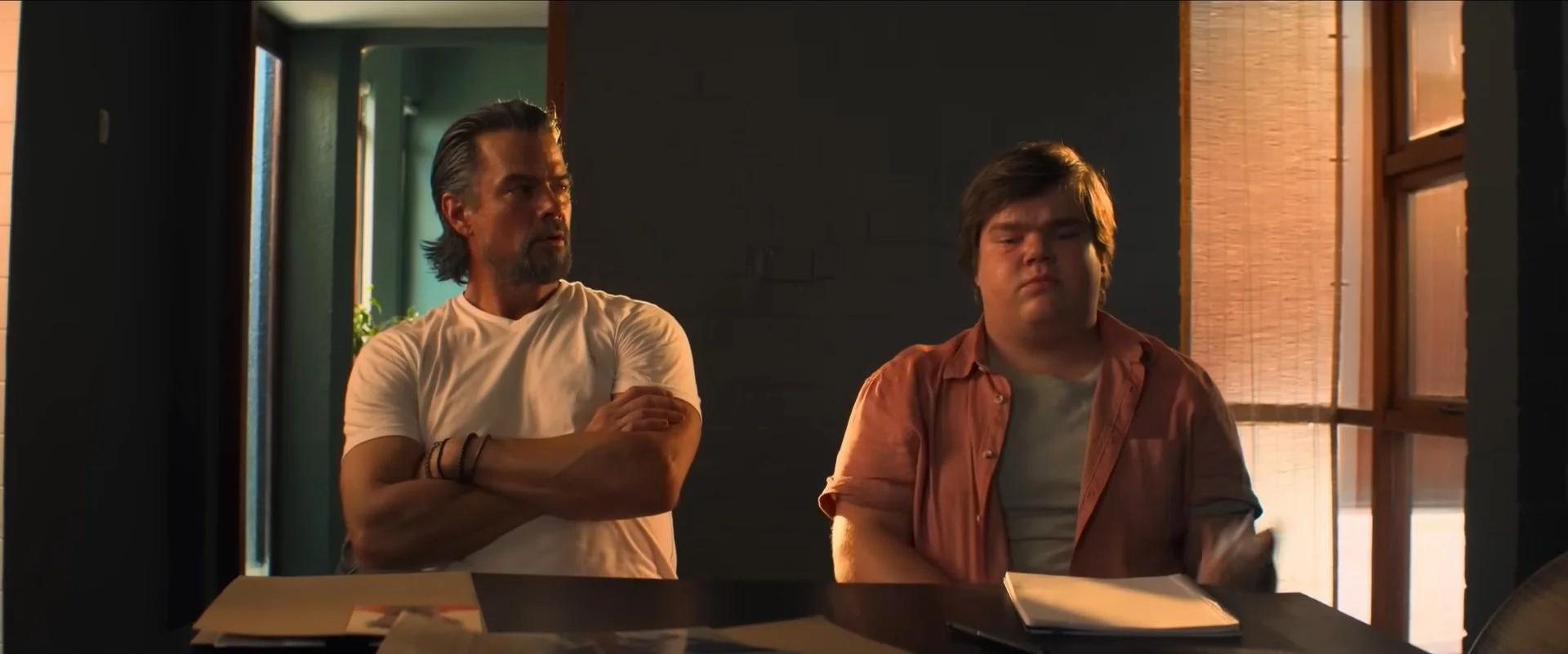 Trailer full of action full of action for the comedy Hitman London Calling with Josh Duhamel