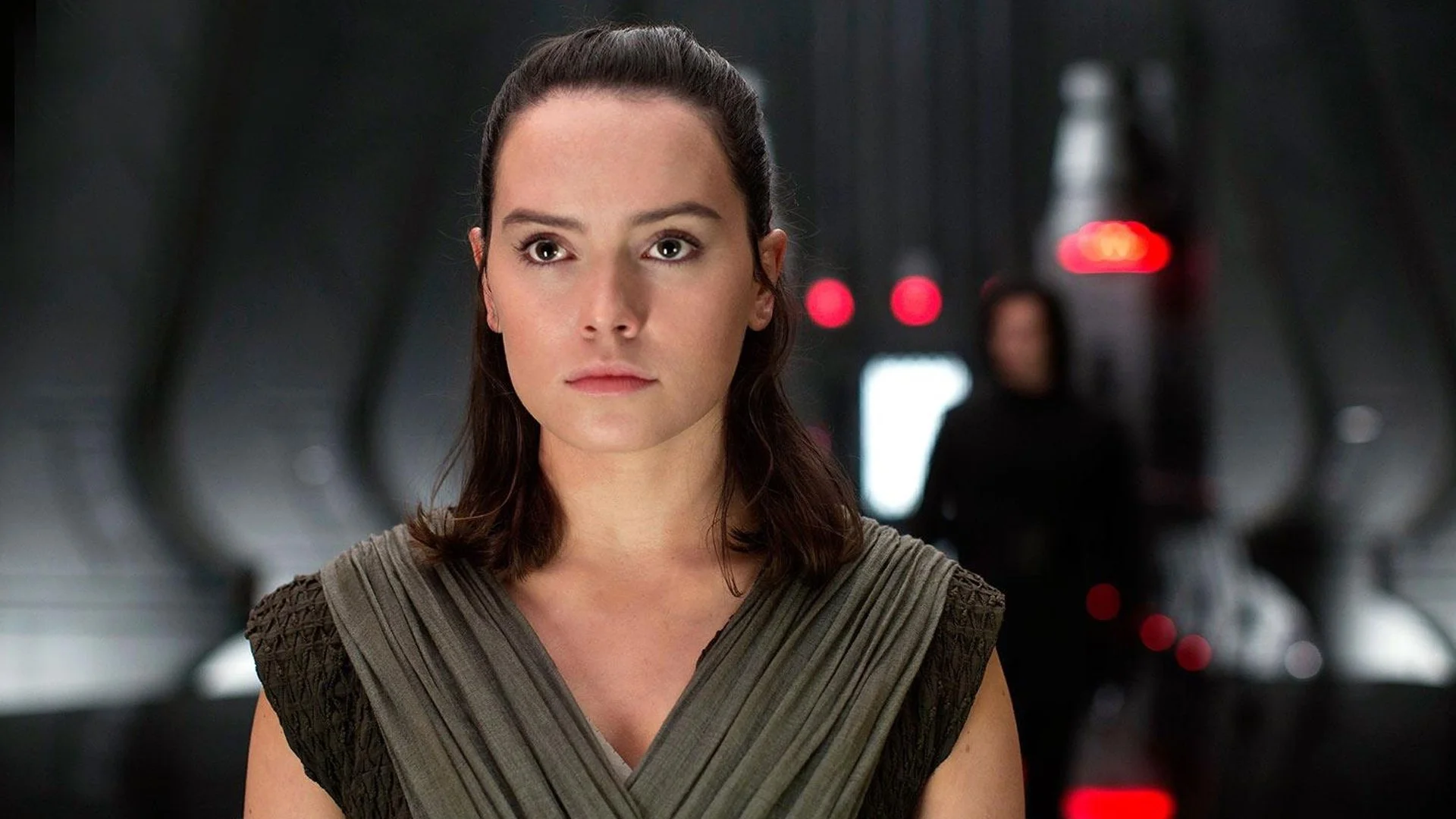 Daisy Ridley’s STAR WARS film Rey has reportedly been put on hold while Lucasfilm awaits approval of the new script