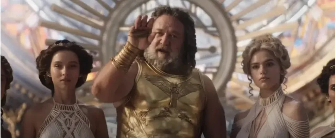 Russell Crowe played twice as Zeus in THOR: LOVE AND THUNDER Alternating accents to find the right one Russell Crowe played twice as Zeus in THOR: LOVE AND THUNDER Alternating accents to find the right one