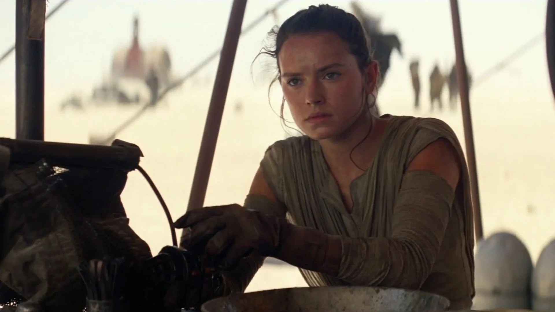 Rey returns to Jakku in Star Wars: The Jaws of Jakku Audio Adventure before the next Jedi chapter