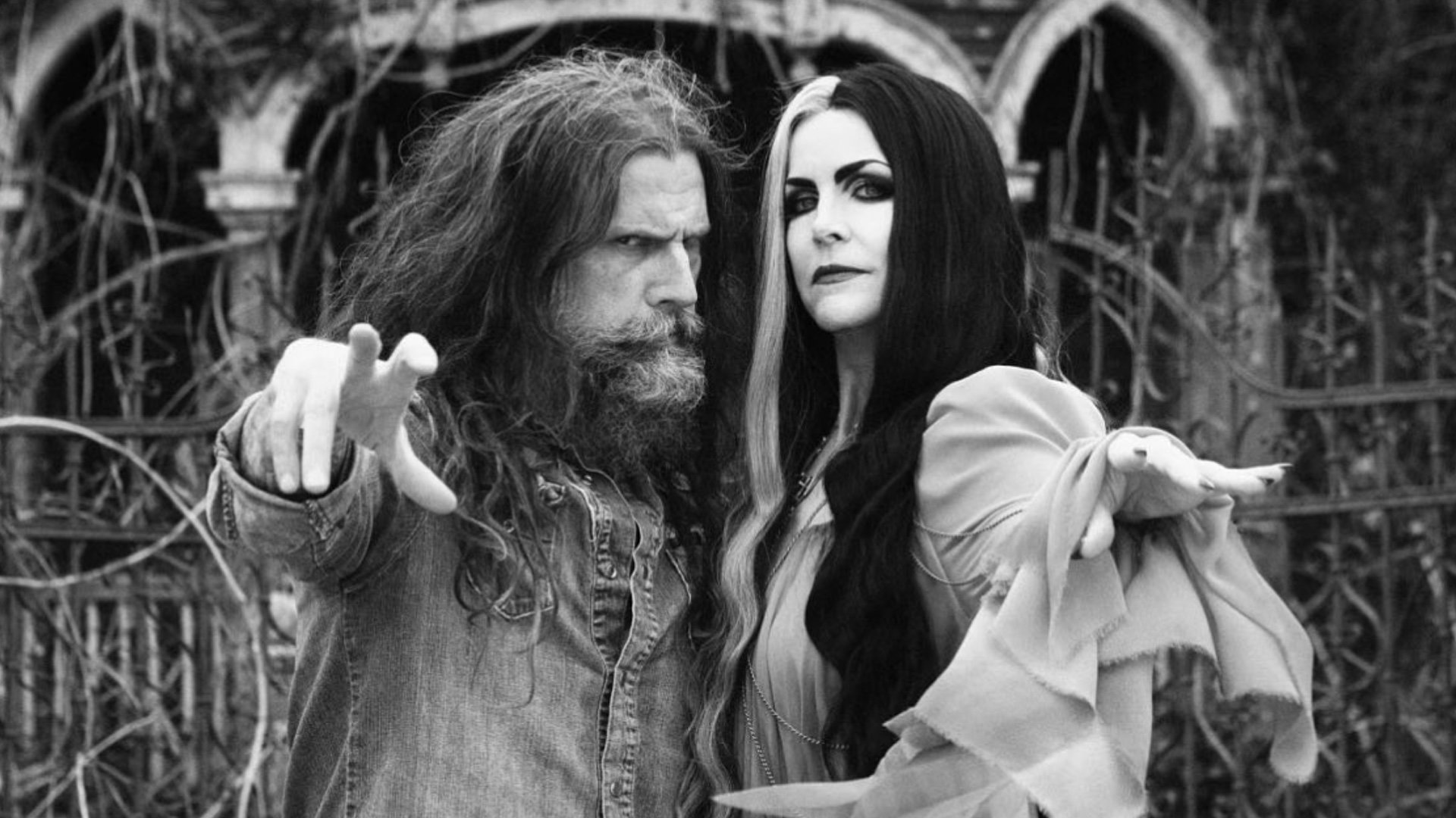 New Photo of Sheri Moon Zombie as Lily Munster in THE MUNSTERS — GeekTyrant