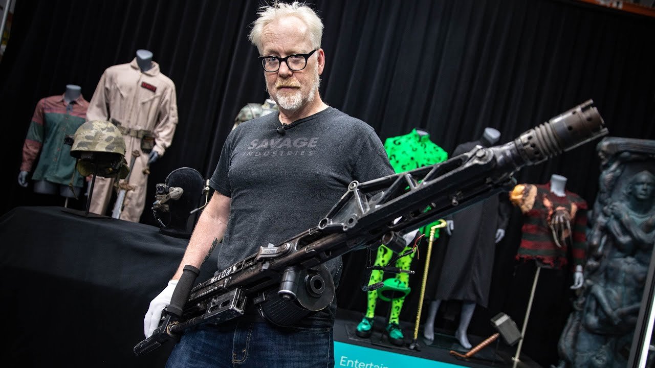 Adam Savage inspects ALIENS ‘original marine colonial props Adam Savage inspects ALIENS ‘original marine colonial props