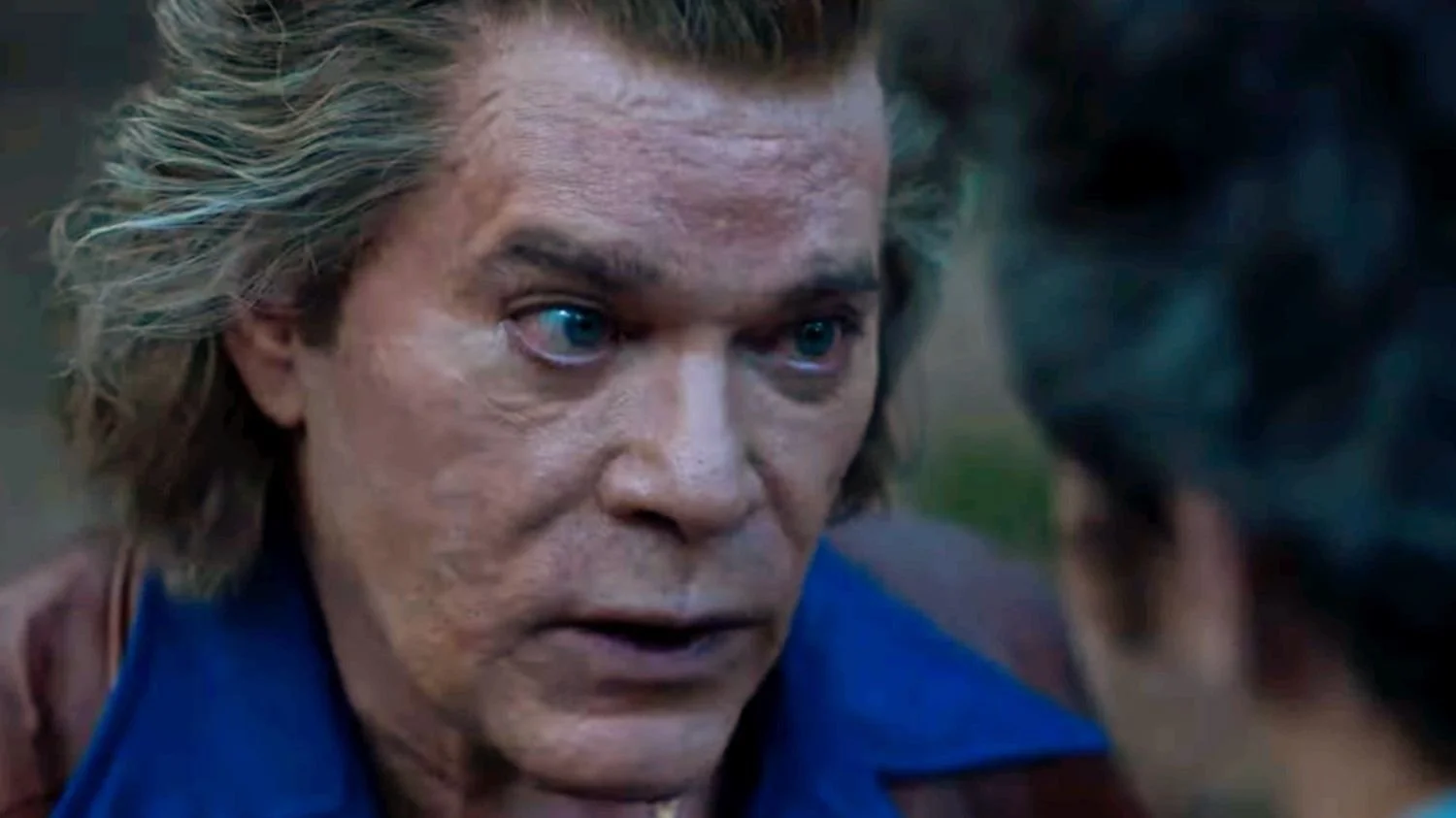 Elizabeth Banks talks about sharing some COCAINE BEAR with Ray Liotta shortly before he died