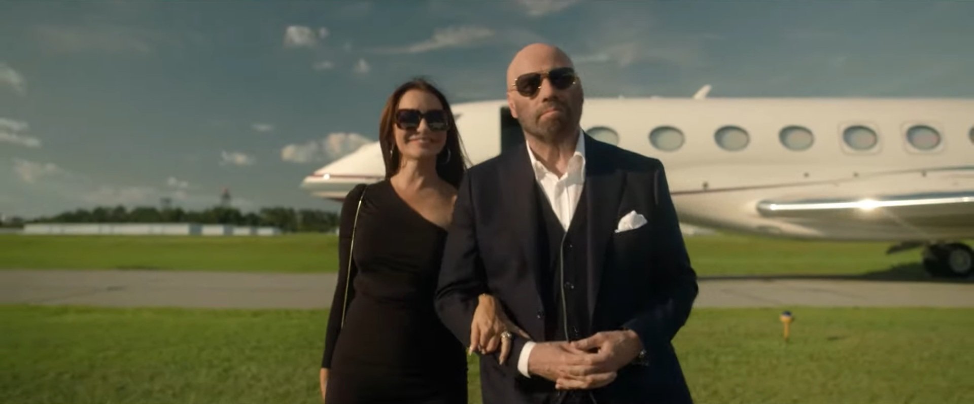 John Travolta, Kristin Davis and Lukas Haas star in the trailer for the Cheesy Heist thriller CASH OUT