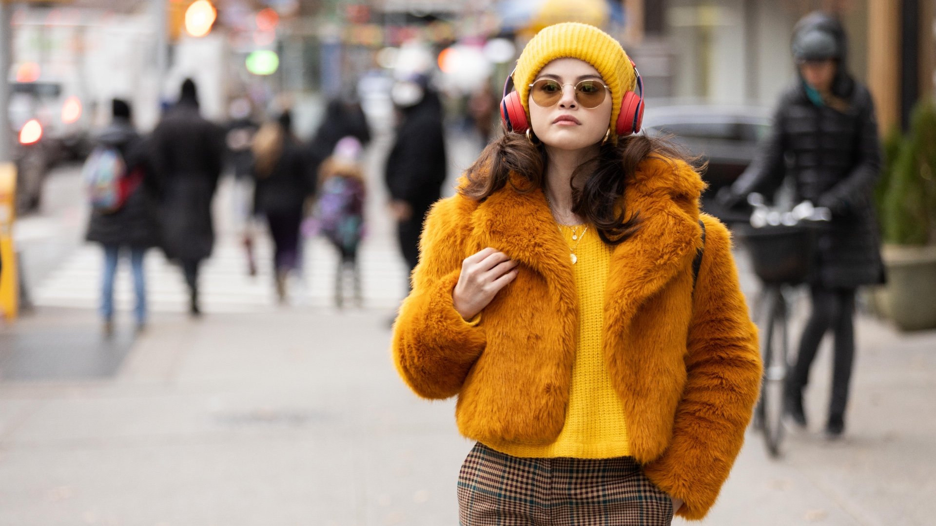 Selena Gomez will produce and possibly star in 1980s comedy remake WORKING GIRL Selena Gomez will produce and possibly star in 1980s comedy remake WORKING GIRL