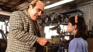 Danny DeVito Reveals Plans for MATILDA Concert Event With Co Star Mara Danny DeVito Reveals Plans for MATILDA Concert Event With Co Star Mara