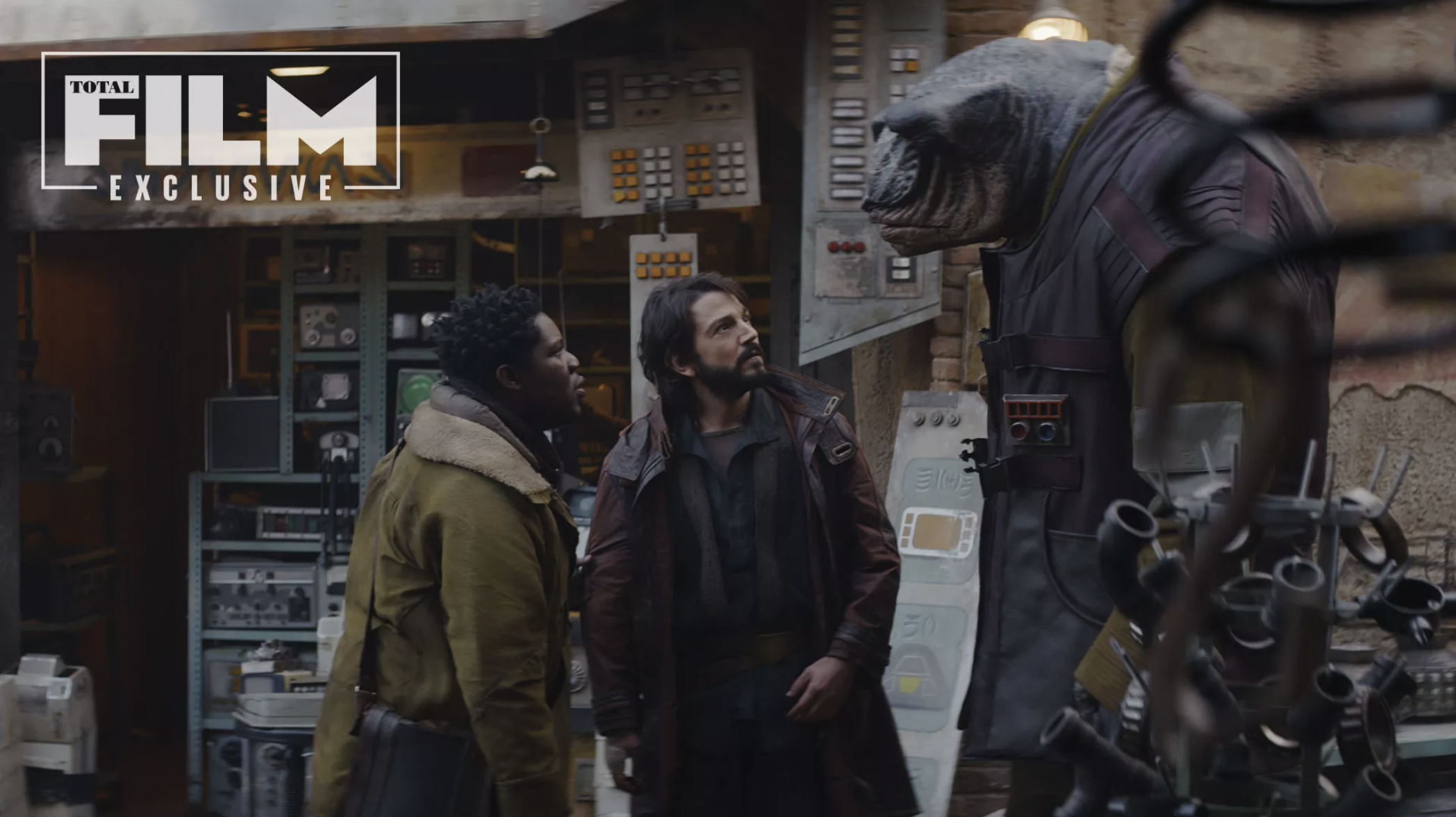 New STAR WARS photos ANDOR and Tony Gilroy discuss Season 2 – “It’s the second half of the novel” New STAR WARS photos ANDOR and Tony Gilroy discuss Season 2 – “It’s the second half of the novel”