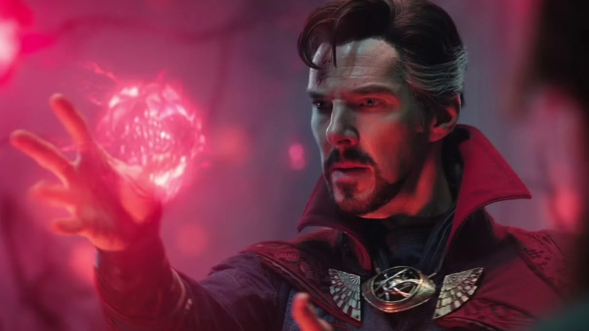 Benedict Cumberbatch beaten about not getting a chair during the cast of the day of Avengers’ judgment