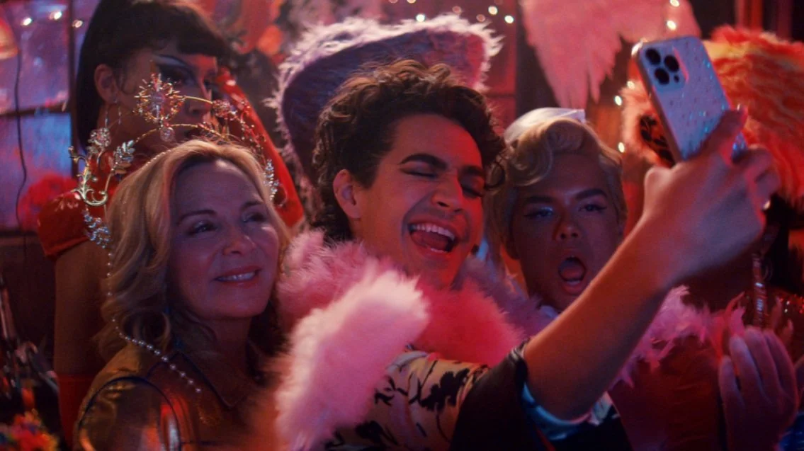 Kim Cattrall plays THE DEVIL WEARS PRADA in trailer for Netflix’s Fashion Comedy series GLAMOROUS