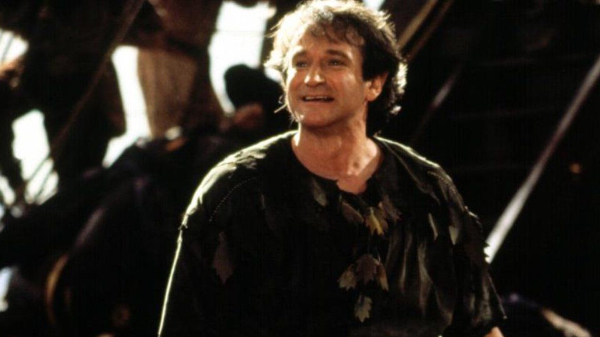 Beautifully Fun Behind-The-Scenes Footage of Robin Williams on The Set of  HOOK — GeekTyrant