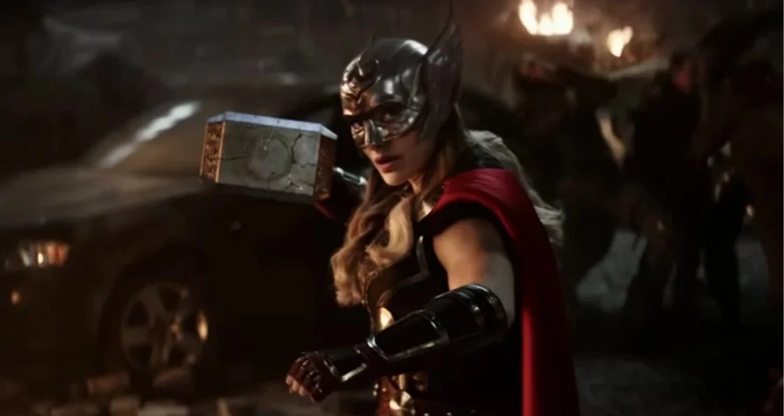 Natalie Portman talks about the difference between playing Jane Foster and The Mighty Thor Natalie Portman talks about the difference between playing Jane Foster and The Mighty Thor