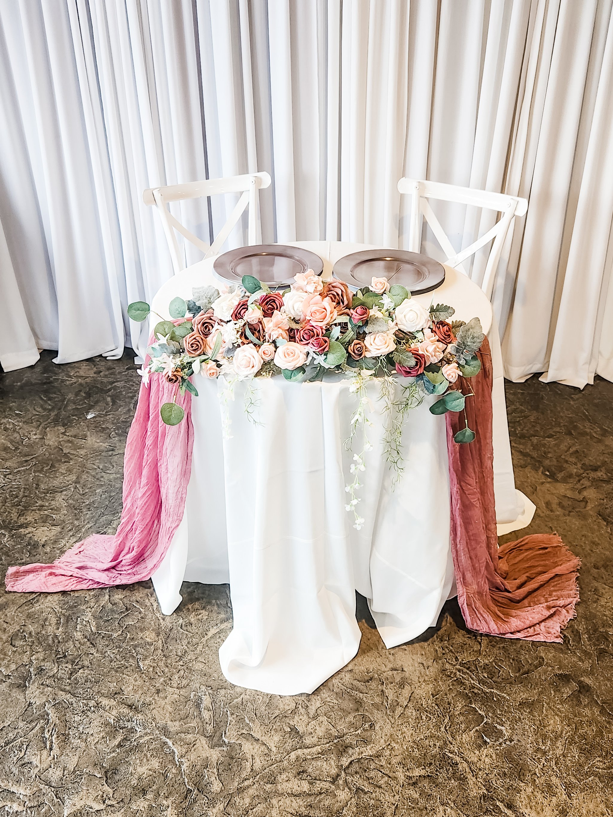 Round Sweetheart Table