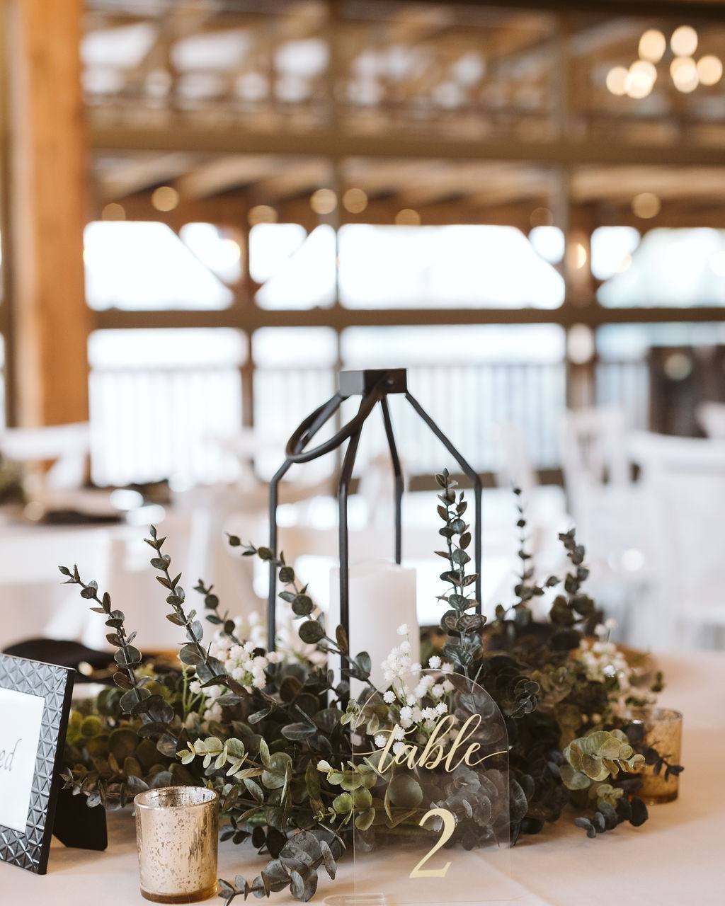 How about some wedding decor inspo? 💍✨

Haue Valley has over 3000+ pieces of trendy decor for couples to use for free.👇
❤️ Centerpieces &amp; table decor
❤️ Florals &amp; Garlands
❤️ Table Numbers
❤️ Ceremony Arbors
❤️ Chargers
❤️ and much more

Wi