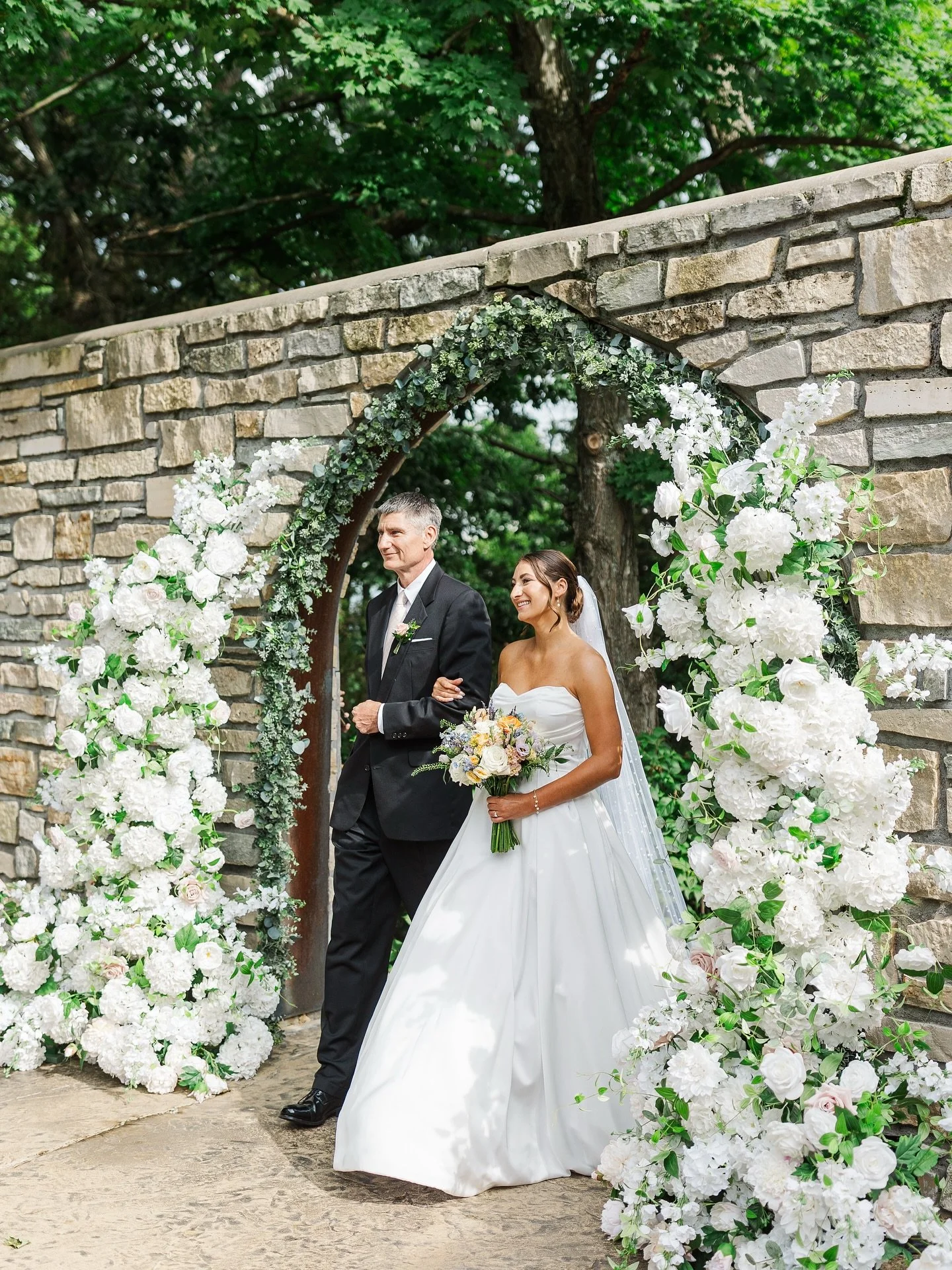 When the isle feels like a secret garden.🌿✨ June weddings were made for outdoor vows.
 
💍Wedding Vendors💍
Photographer: @PureSonicPro
Venue: @HaueValley
Officiant: @Big_Show_Productions
DJ + Videographer + Photo Booth: @ApplauseWeddings
Catering: 